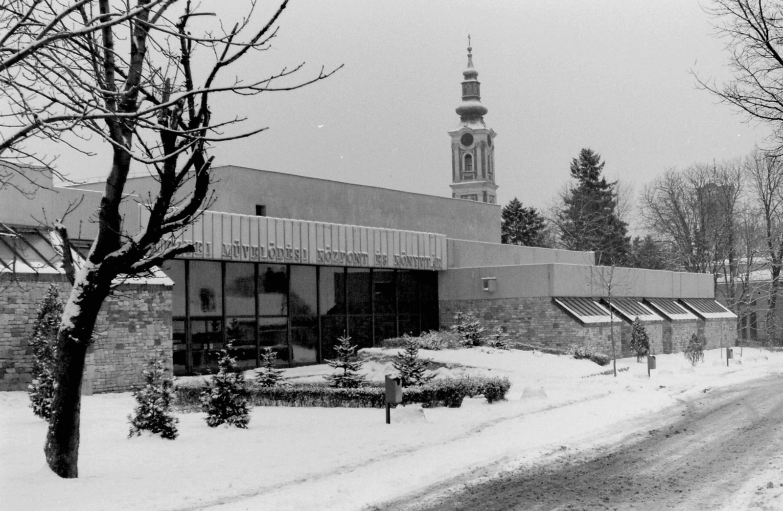 Magyarország, Szentendre, Pest megyei Művelődési Központ és Könyvtár., 1979, Déri György, tél, hó, torony, Fortepan #32725