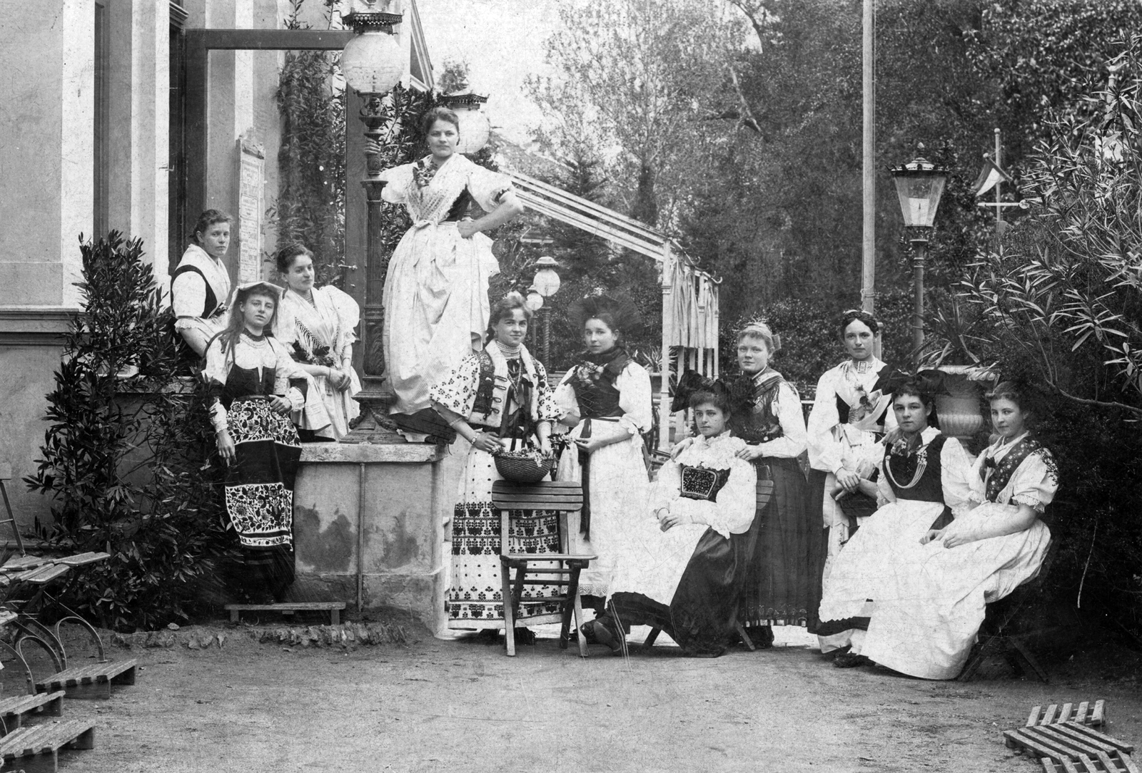 1900, GGAABBOO, garden, tableau, women, terrace, costume, folk costume, akimbo, exhibitionism, Fortepan #32795