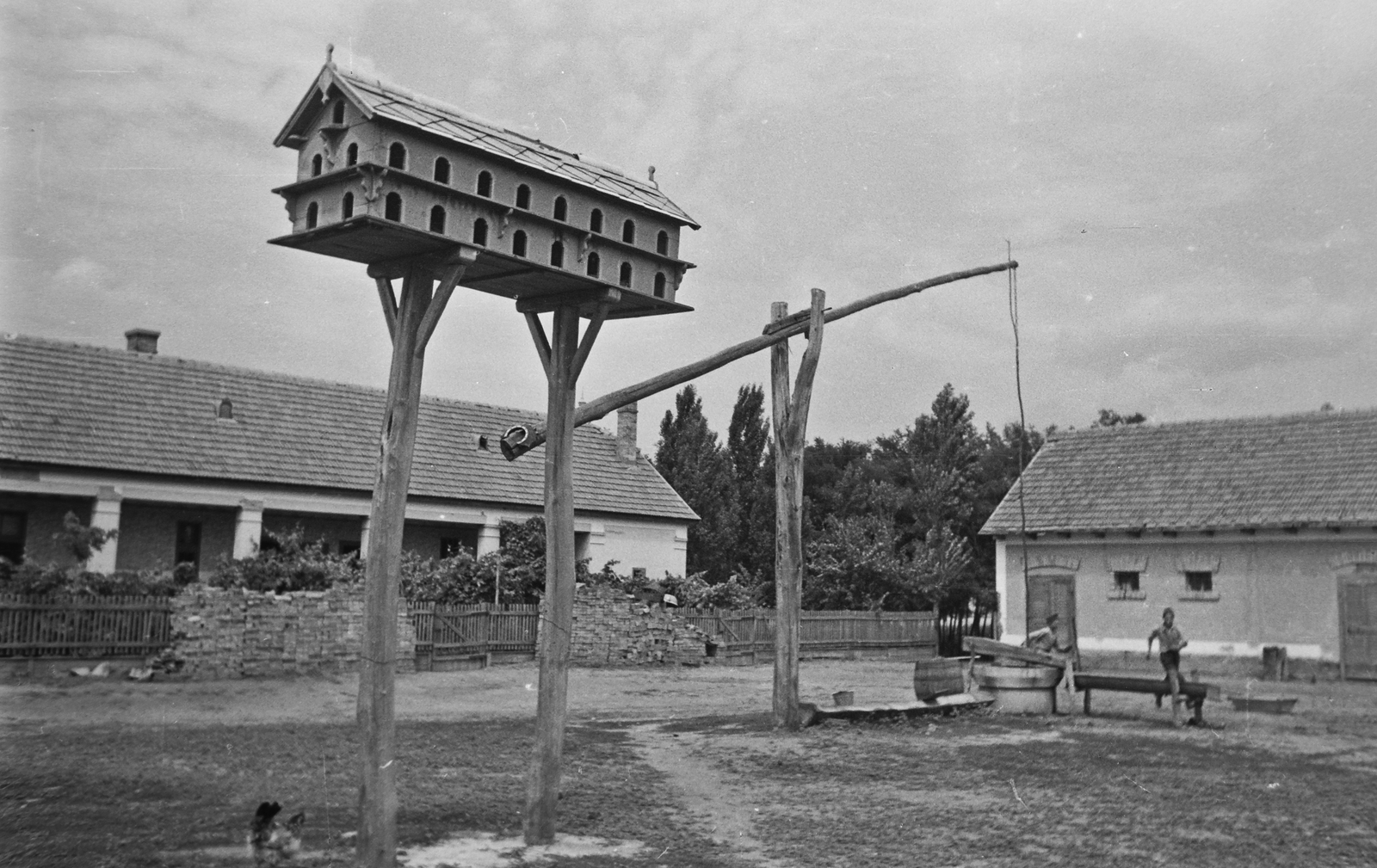 Magyarország, Kunszentmiklós, 1949, Kovács Márton Ernő, falu, gémeskút, galambdúc, Fortepan #33180