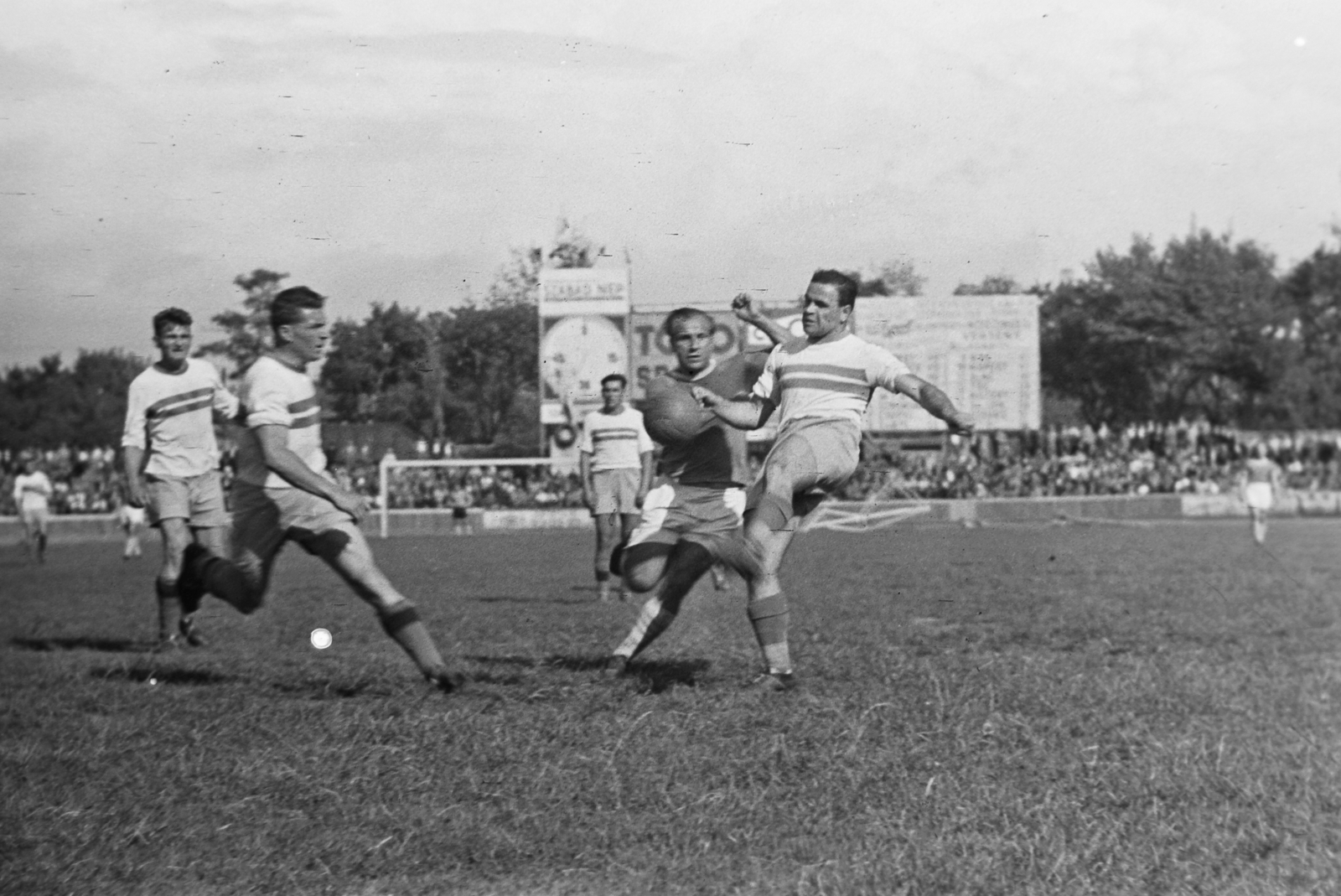 Hungary, Budapest IX., Üllői út, FTC stadion. Szentlőrinci AC (SZAC) - MTK (0:0) bajnoki mérkőzés., 1949, Kovács Márton Ernő, football, Budapest, Fortepan #33237