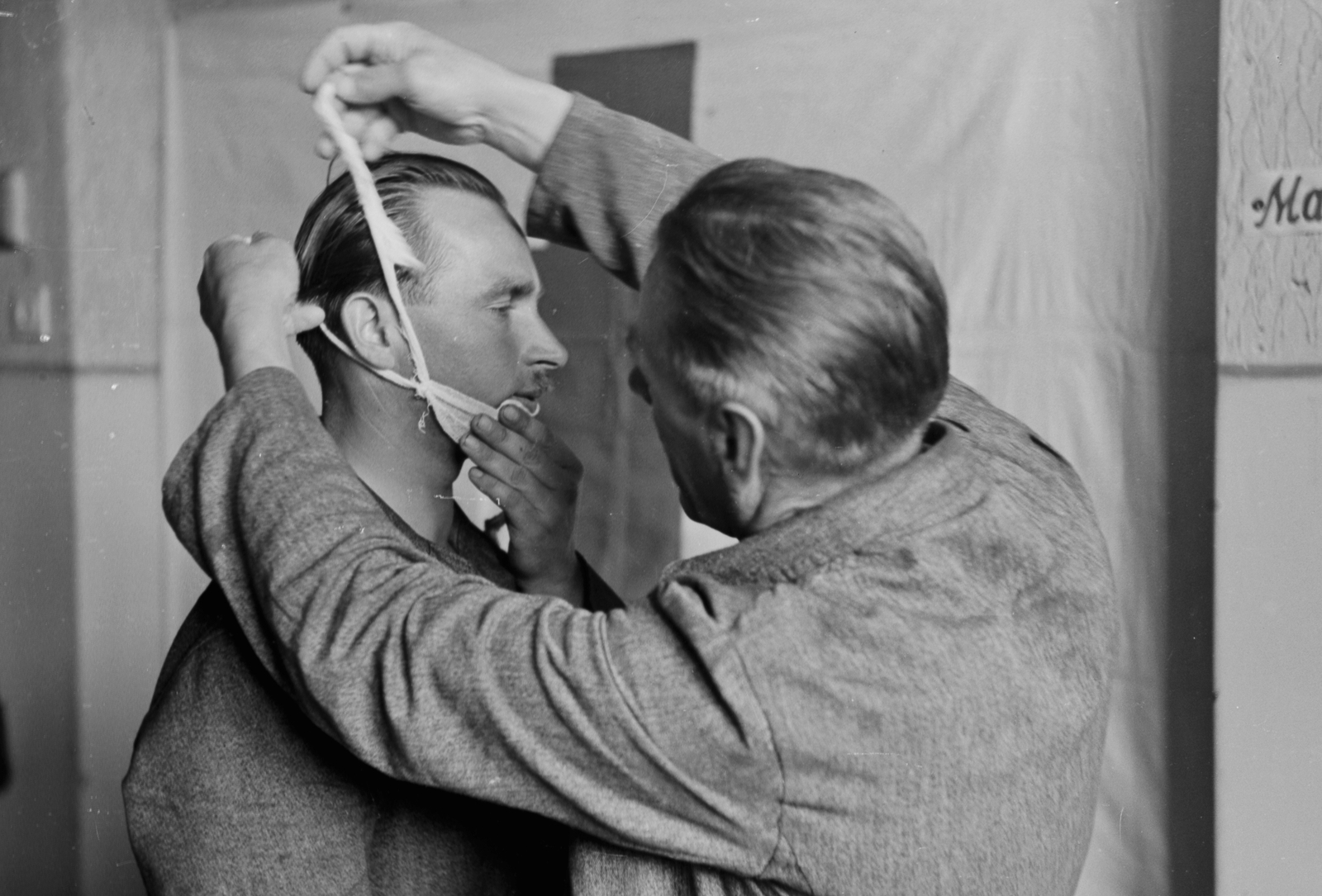 Hungary, elsősegély tanfolyam a Budapest Székesfőváros Gázmüveinél., 1949, Kovács Márton Ernő, first aid, Fortepan #33292