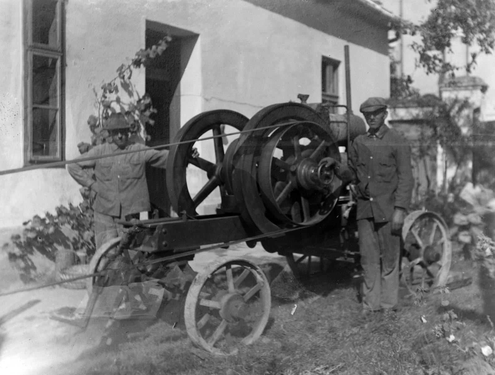 Magyarország, Dabrony, Árpád utca 3. számú udvara., 1928, Körmendy Pál, szíjhajtás, Fortepan #33324