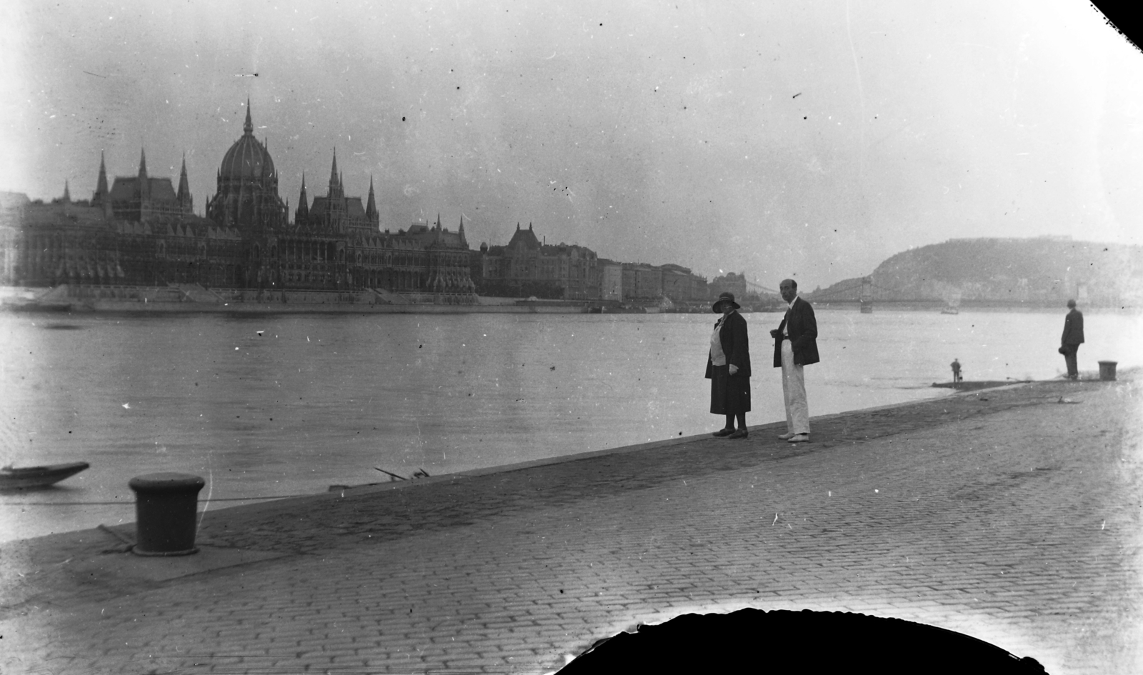 Hungary, Budapest II., budai alsó rakpart, szemben a Parlament., 1924, Körmendy Pál, Imre Steindl-design, parliament, Neo-Gothic-style, Danube, eclectic architecture, Budapest, Fortepan #33338