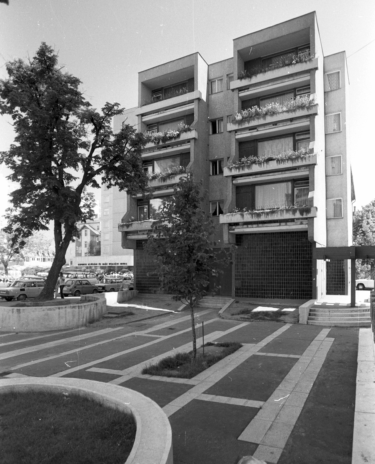Hungary, Győr, Bajcsy-Zsilinszky út 50. a Teleki László (Gorkij) utca felől nézve., 1987, Építésügyi Dokumentációs és Információs Központ, VÁTI, Fortepan #33381
