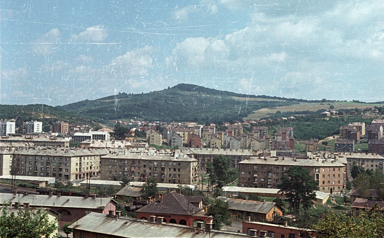 Hungary, Salgótarján, elöl az Úttörők úti, hátrébb a Meredek úti lakótelep., 1966, Építésügyi Dokumentációs és Információs Központ, VÁTI, colorful, Fortepan #33470