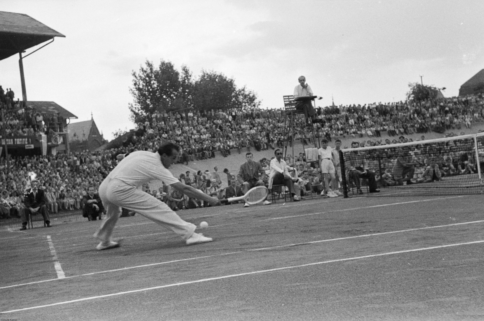 Hungary, Budapest XIV., Szabó József utca, Millenáris sporttelep, Magyarország-Franciaország (2:3) Davis kupa európai zóna elődöntő teniszmérkőzés. Ádám András., 1949, Kovács Márton Ernő, tennis, Budapest, celebrity, Fortepan #33512