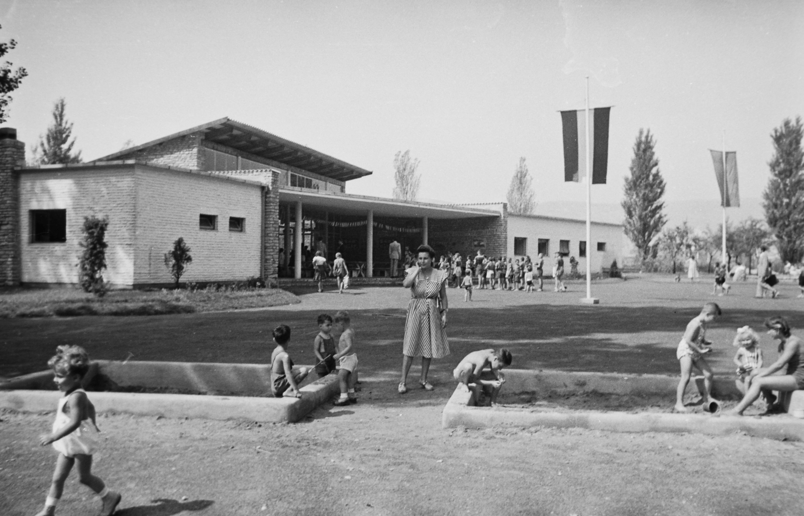 Hungary, Margit Islands, Budapest, úttörőtábor, ma Petőfi Sándor Napközis Tábor., 1949, Kovács Márton Ernő, kids, sandpit, Fortepan #33561