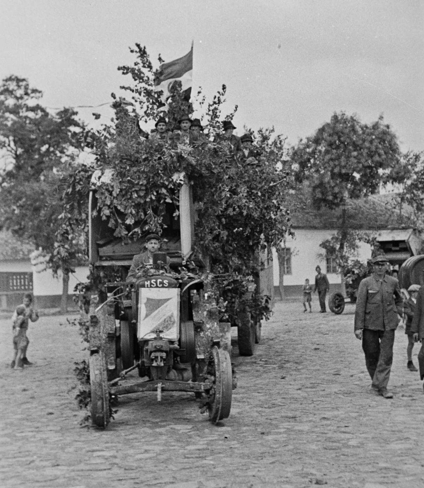 Hungary, Szabadszállás, mezőgazdasági gépek felvonulása., 1949, Kovács Márton Ernő, tractor, H.S.C.S-brand, Fortepan #33564