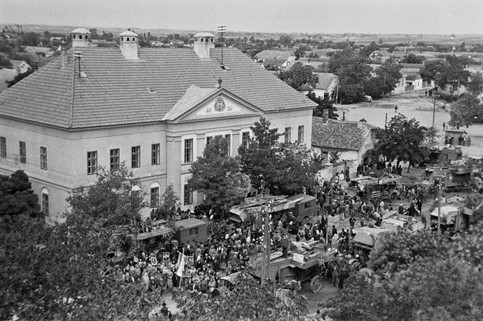 Hungary, Szabadszállás, Kálvin tér, nagygyűlés a Városháza előtt., 1949, Kovács Márton Ernő, public building, bird's eye view, Fortepan #33565