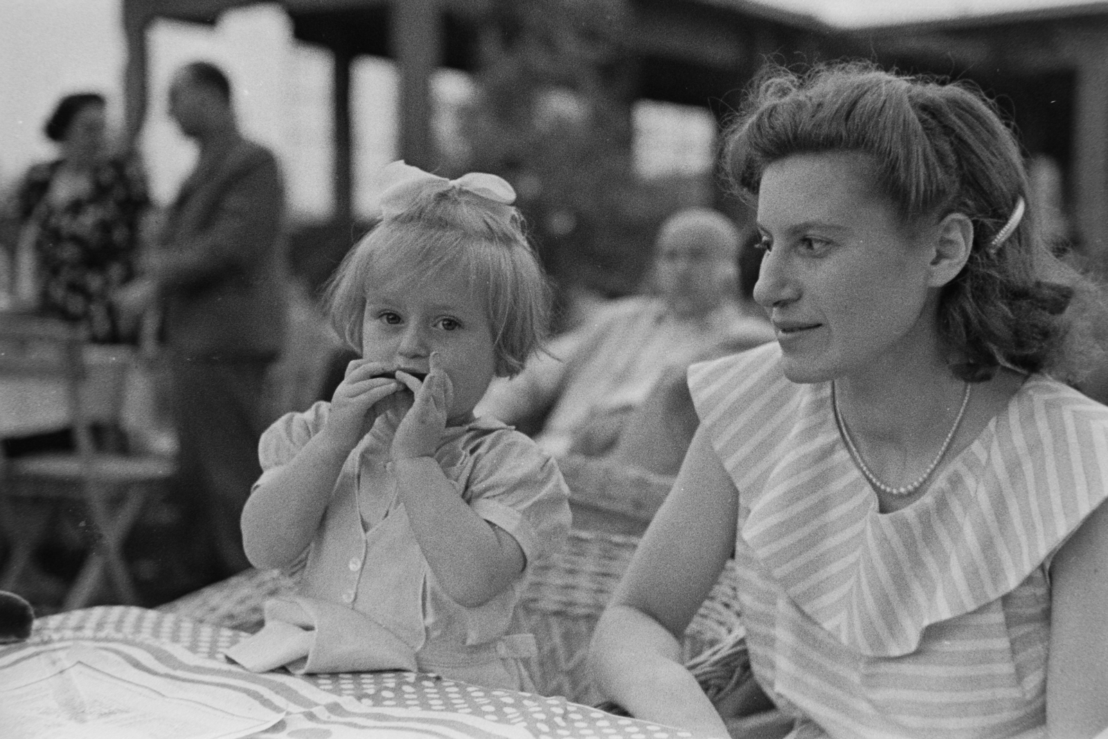 1949, Kovács Márton Ernő, summer dresses, girl, mother, ribbon, Fortepan #33582