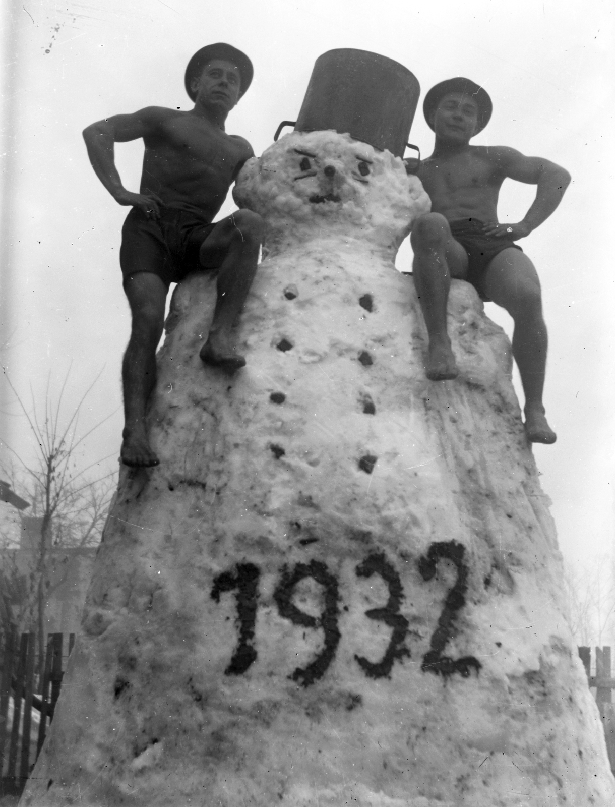 1932, Fortepan, tréfálkozás, edény, hóember, Szilveszter, izom, félmeztelen, Fortepan #33666