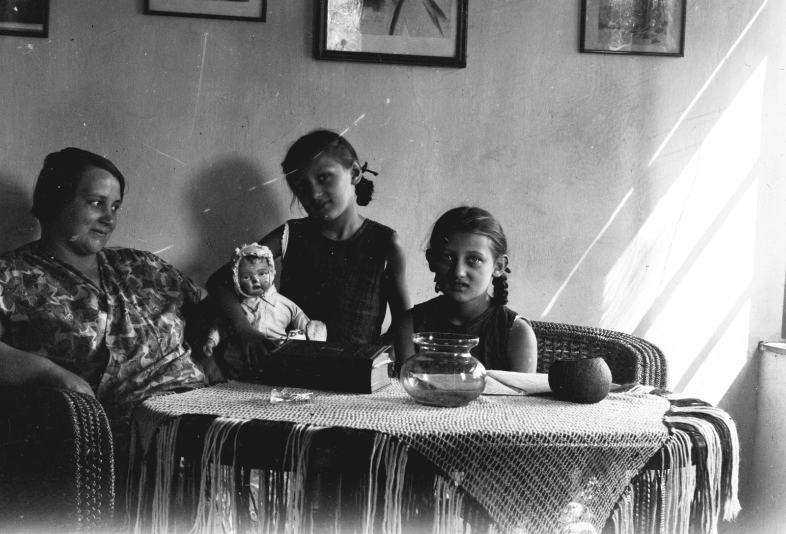 Hungary, Dabrony, 1933, Körmendy Pál, toy doll, tableau, interior, woman, girl, Fortepan #33774