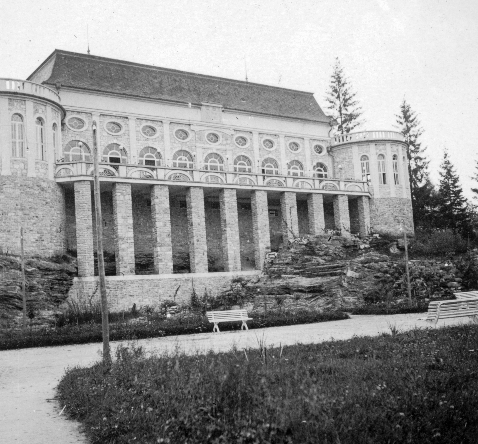 Szlovákia, Felsőzúgó, a termálfürdő épülete., 1934, Pohl Pálma, egészségügy, Csehszlovákia, Felvidék, neoklasszicizmus, Biedermeier stílus, Augustus Kesselbauer-terv, Fortepan #33866