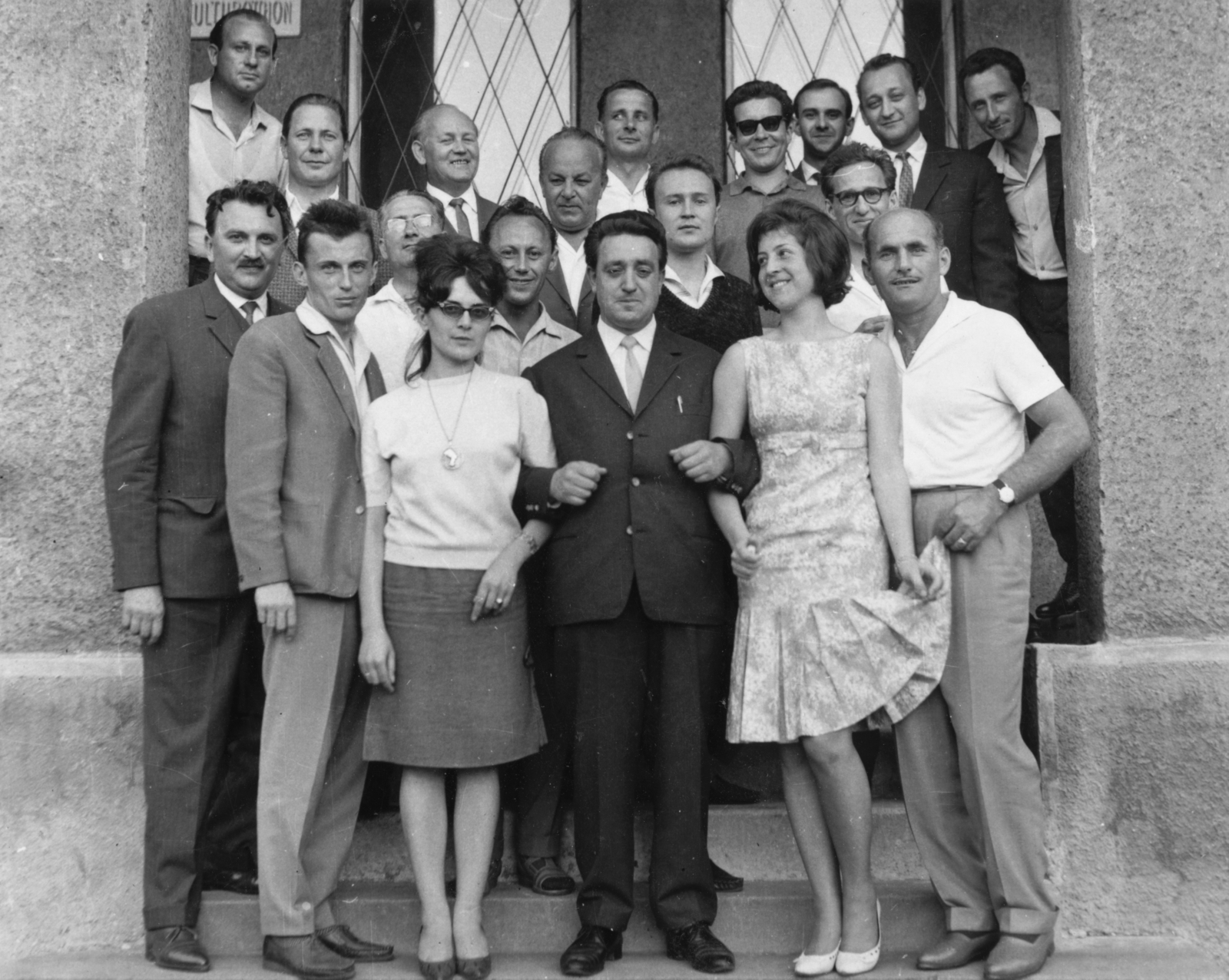 1960, Bejczy Sándor, csoportkép, napszemüveg, rakott szoknya, Fortepan #33875