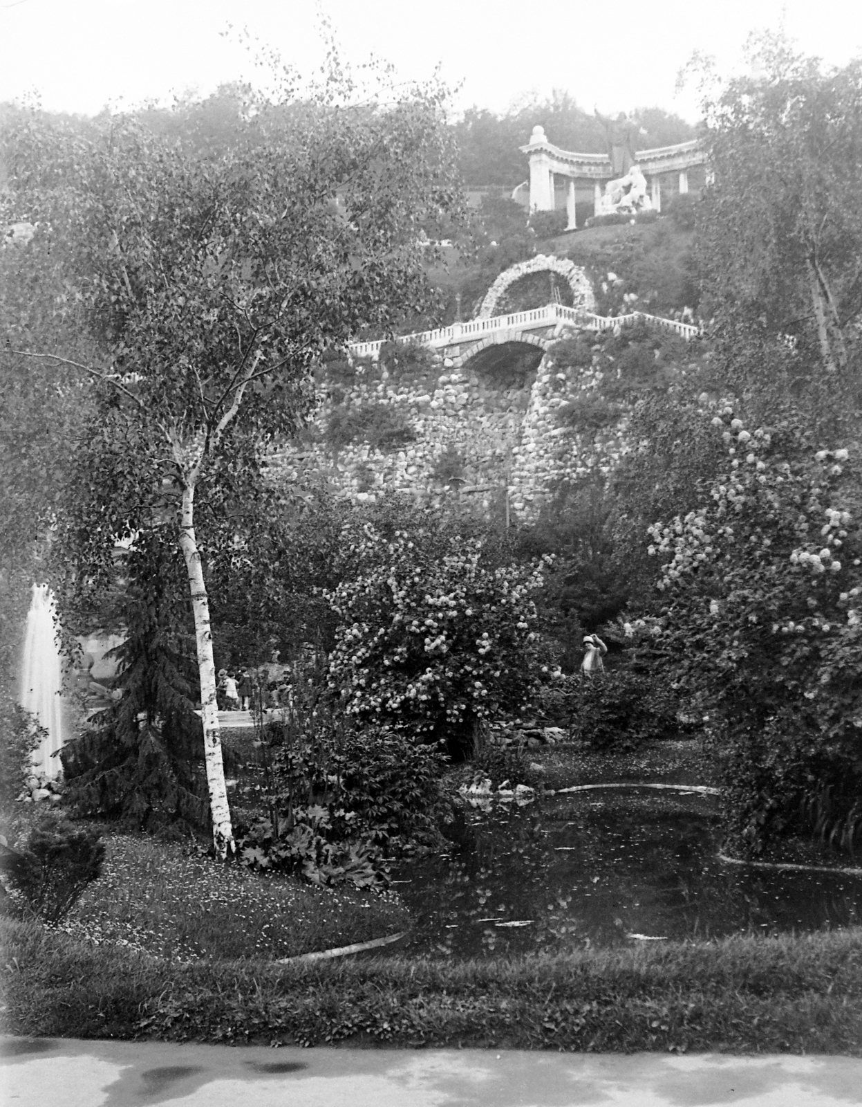 Hungary, Budapest I., Döbrentei tér. A Gellért-hegy oldalában a Szent Gellért emlékmű., 1928, Fortepan, sculpture, Budapest, Saint Gerard-portrayal, Fortepan #3395