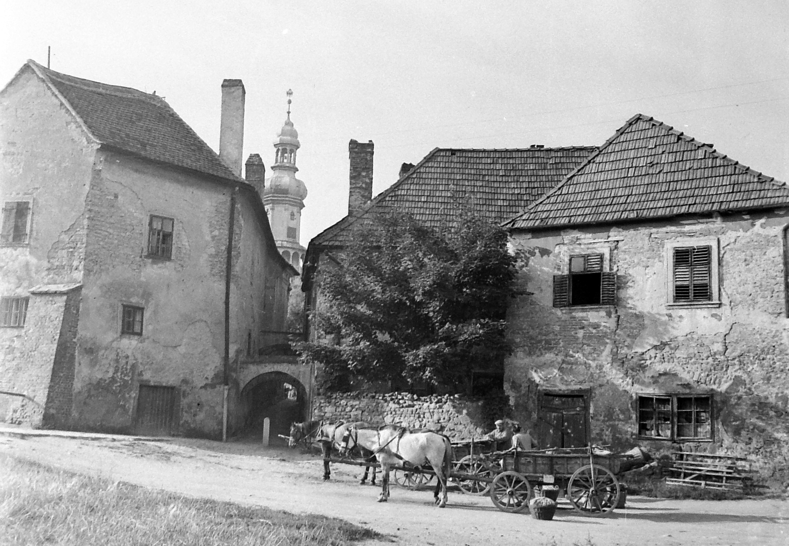 Magyarország, Sopron, szemben a Festő köz, háttérben a Tűztorony., 1970, Fortepan, ló, szekér, fogat, torony, Fortepan #3466