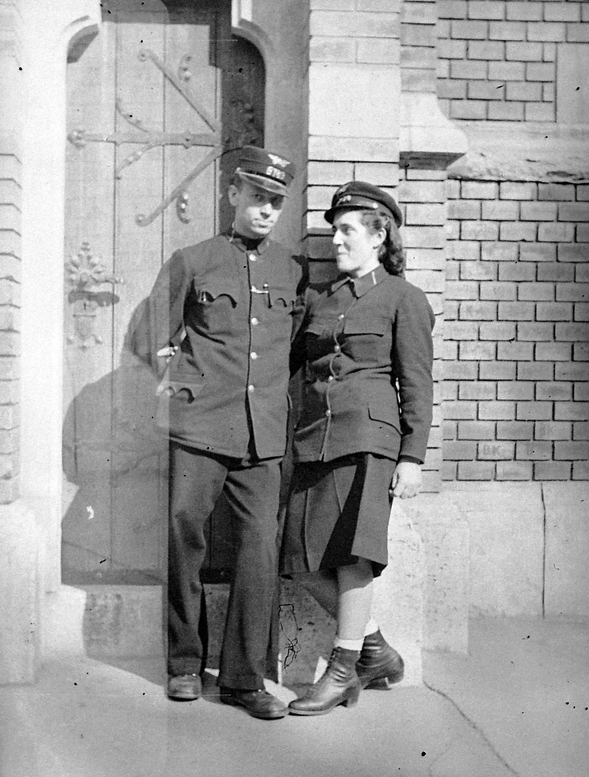 Hungary, Budapest VII., Rózsák tere, a templom oldalbejárata., 1936, Homoródy Károly, railroader, Budapest, Fortepan #3473