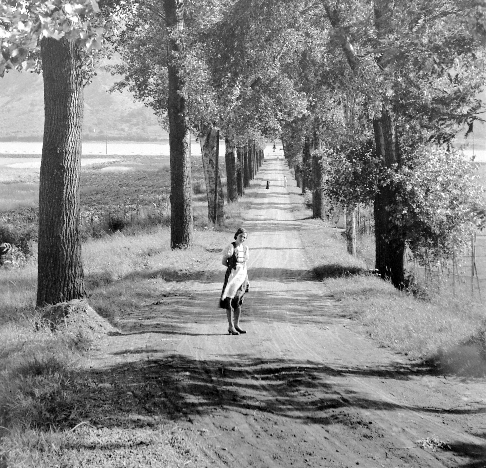 1930, Fortepan, alley, woman, Fortepan #3486