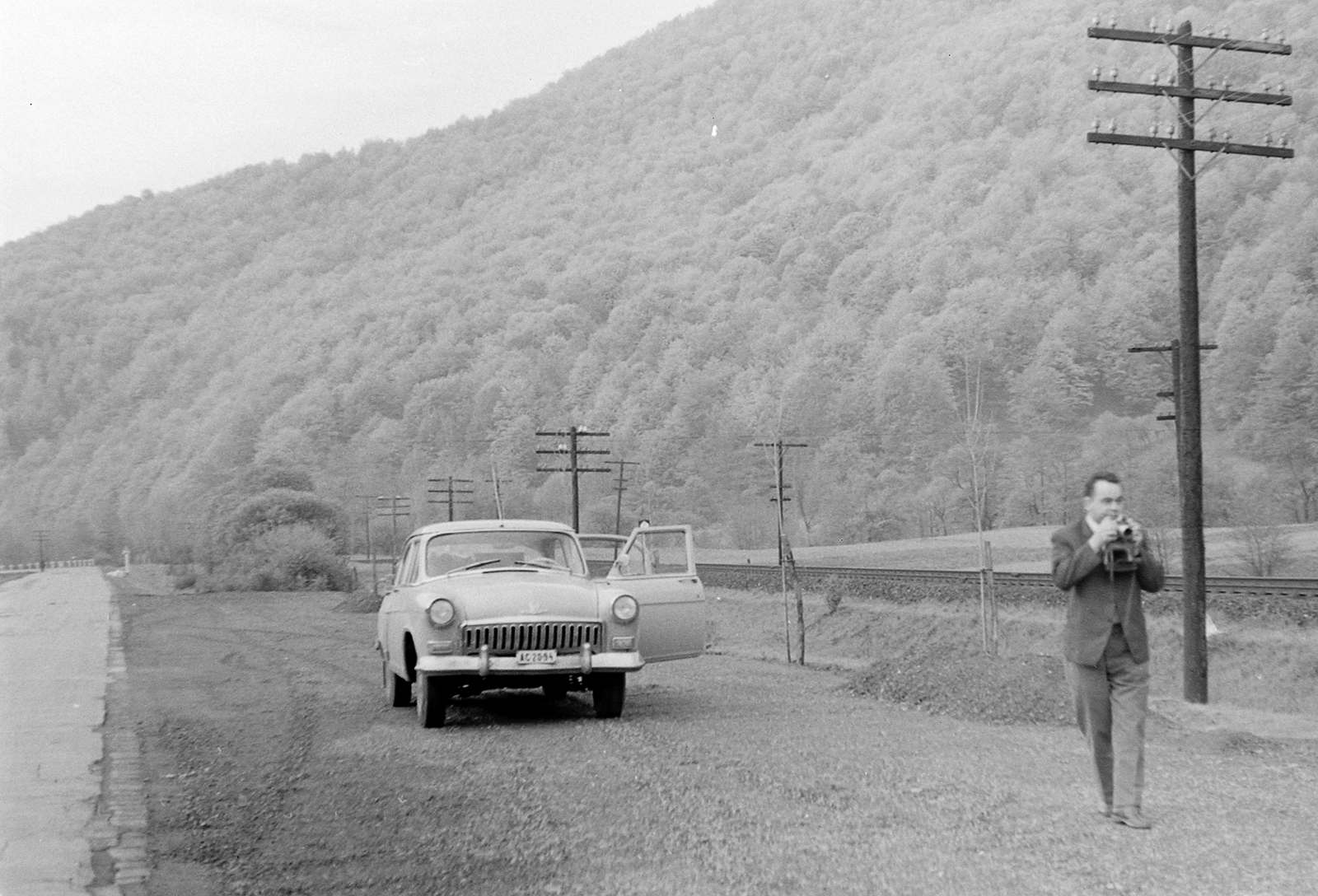 1965, Fortepan, vasút, szovjet gyártmány, GAZ-márka, légvezeték, fényképezőgép, automobil, GAZ M21 Volga, rendszám, férfi, Fortepan #3540