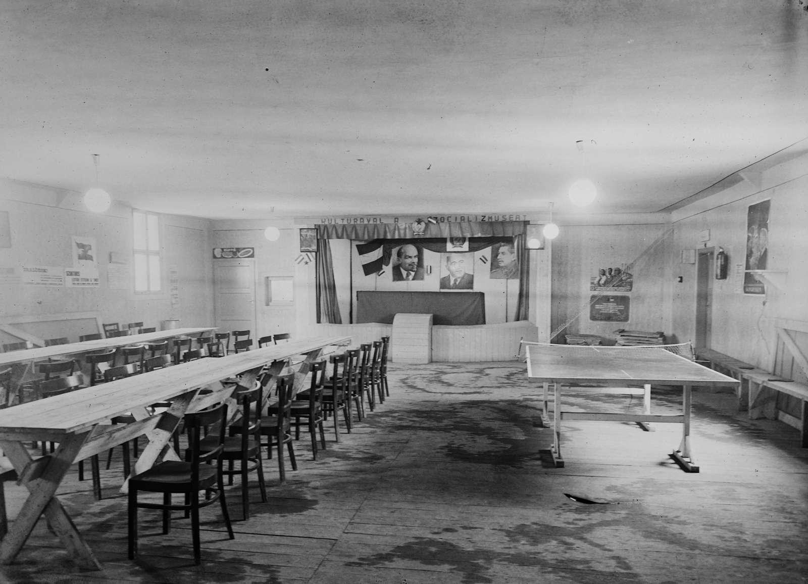 Hungary, 1951, UVATERV, Lenin-portrayal, furniture, political decoration, interior, dining room, stage, chair, culture room, Mátyás Rákosi-portrayal, Joseph Stalin portrayal, table tennis table, Fortepan #3597