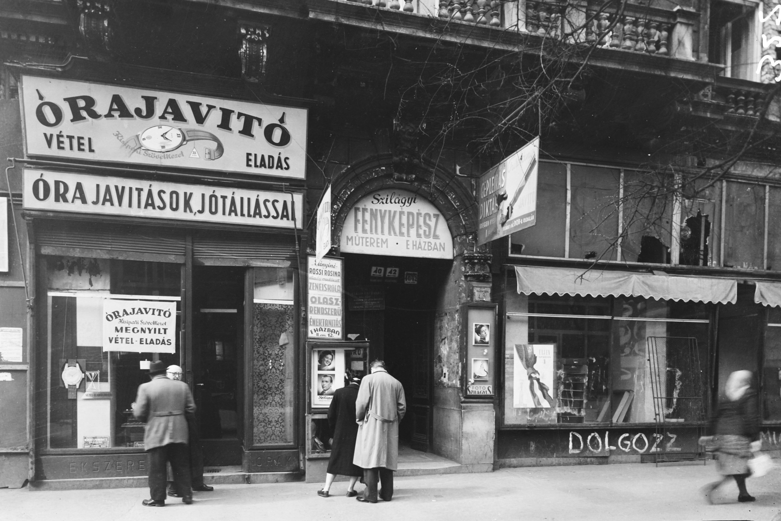 Hungary, Budapest VII., Erzsébet (Lenin) körút 40-42., 1957, UVATERV, sign-board, photographer, clockmaker, Budapest, poster, Fortepan #3699