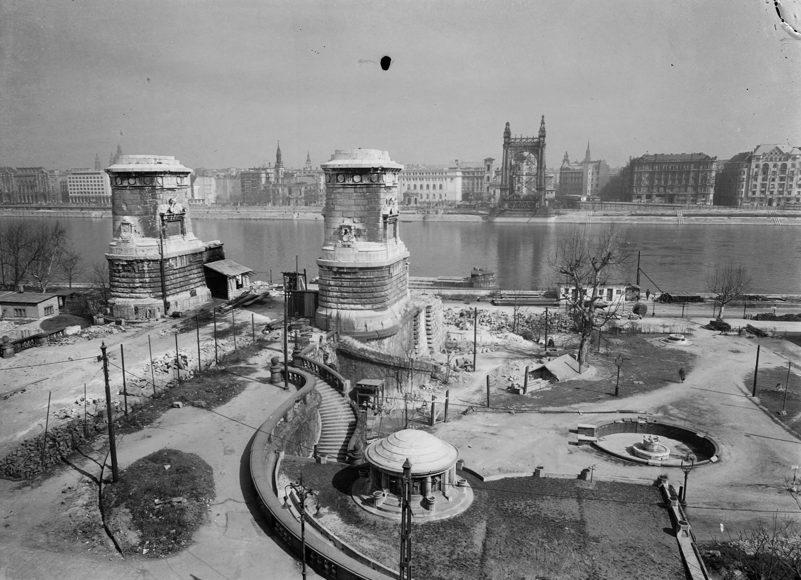 Hungary, Budapest I., a lerombolt Erzsébet híd budai hídfője., 1953, UVATERV, bridge, picture, wrecked bridge, Danube, eclectic architecture, Budapest, suspension bridge, Antal Kherndl-design, Aurél Czekelius-design, Fortepan #3728