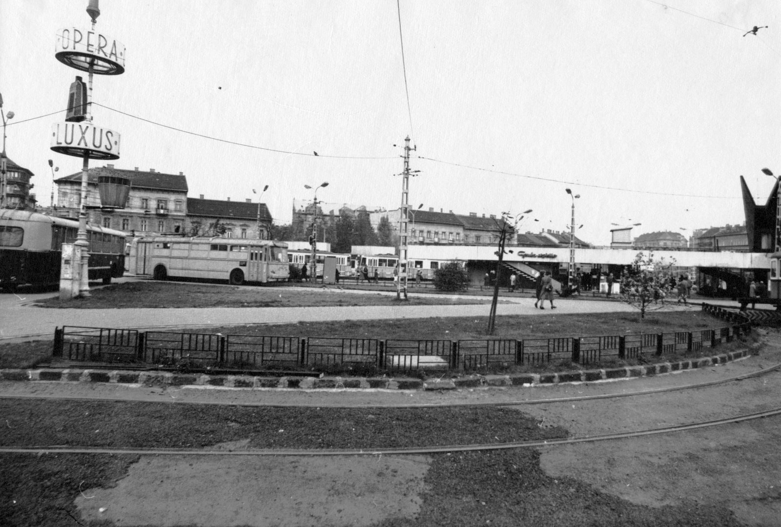 Hungary, Budapest II., Széll Kálmán (Moszkva) tér., 1978, Fortepan, Soviet brand, tram, trolley bus, motor home, Budapest, Fortepan #38933