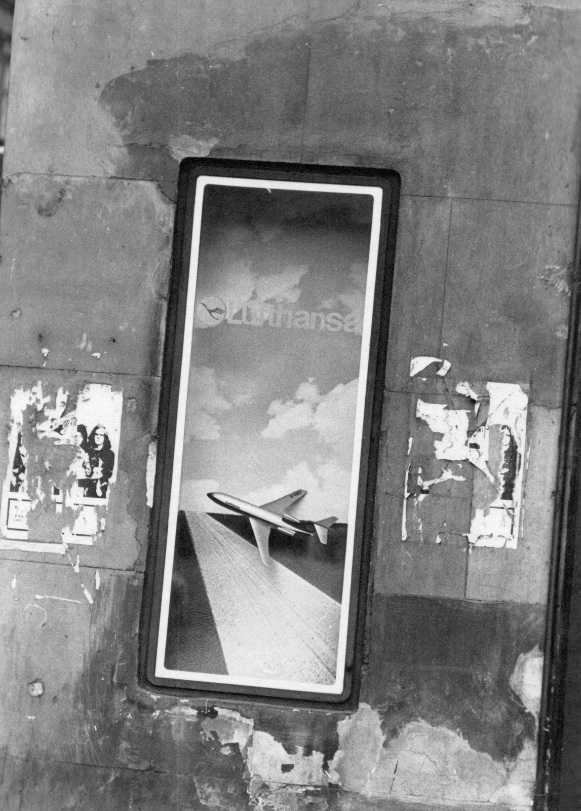 Hungary, Budapest V., Ferenciek tere (Felszabadulás tér)., 1978, Fortepan, Show window, flying, Budapest, poster, slanted, Fortepan #38948