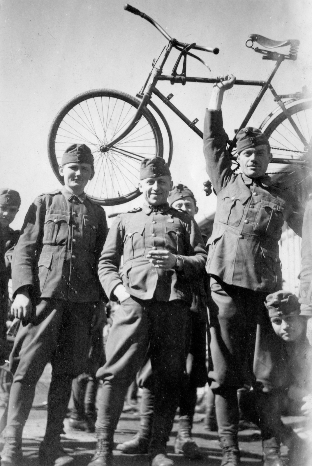 1942, Csorba Dániel, bicycle, soldier, Weiss Manfréd-brand, feat, Fortepan #38961