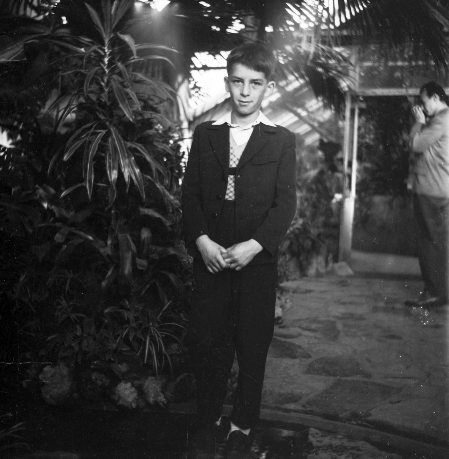 Hungary, Zoo, Budapest XIV., Pálmaház., 1955, Fortepan, portrait, garden, boy, Budapest, man, Fortepan #39011