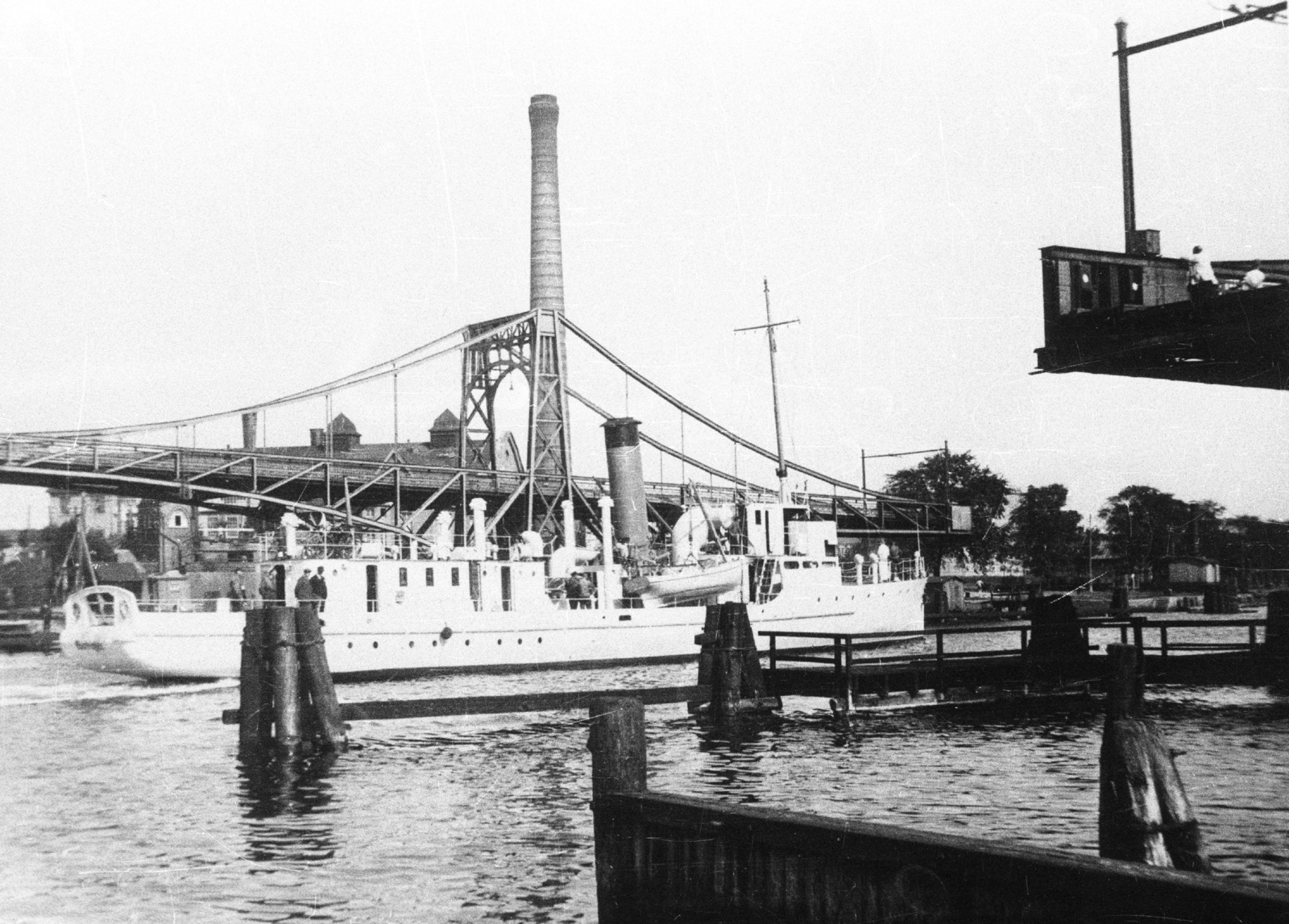 Germany, Wilhelmshaven, Kaiser-Wilhelm-Brücke., 1917, Pálinkás Zsolt, ship, bridge, port, Fortepan #39049