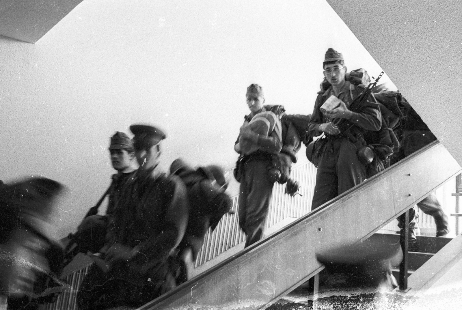 Hungary, 1980, Fortepan, Kalashnikov, weapon, soldier, Hungarian People's Army, manoeuvre, Fortepan #39158