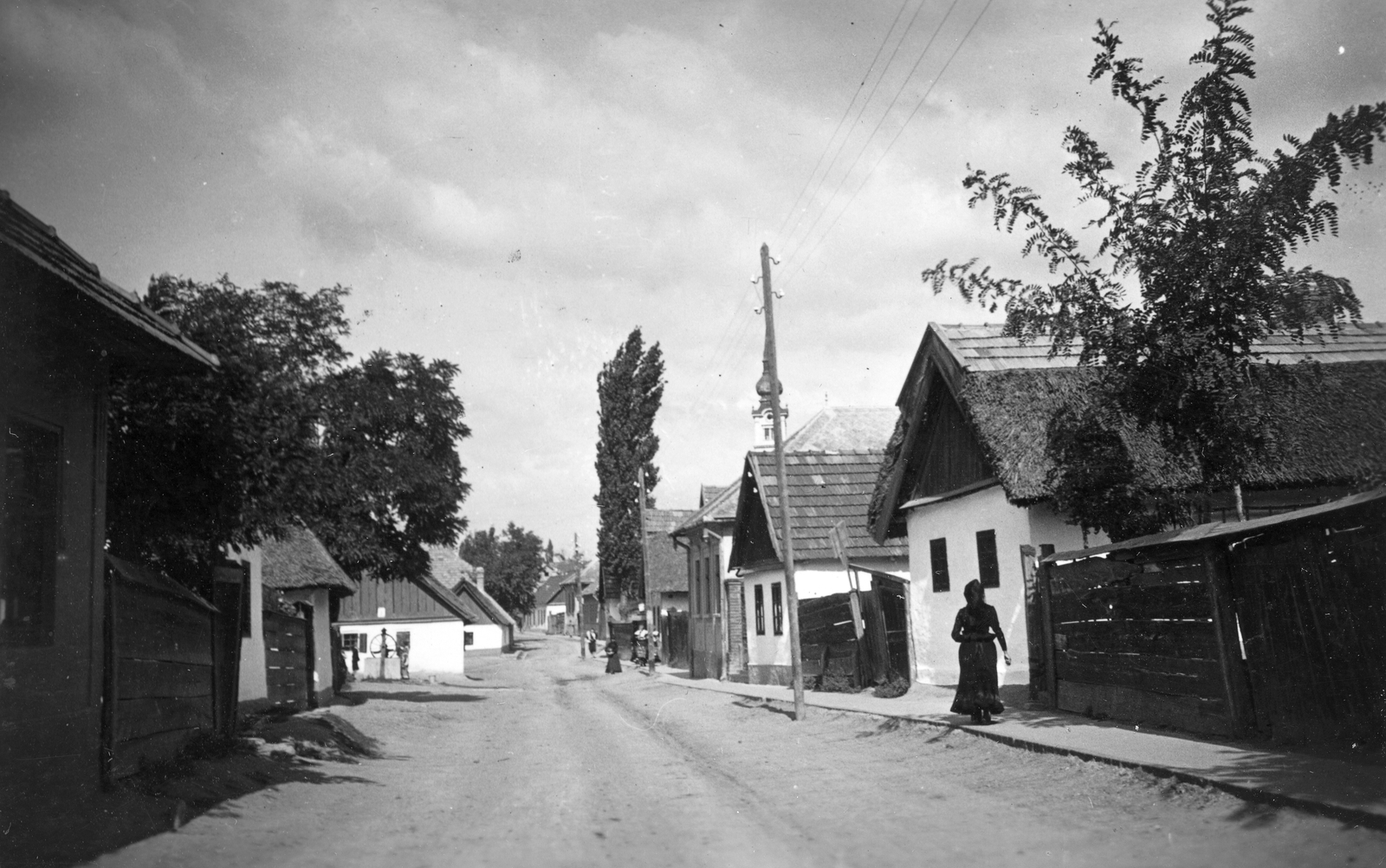 Hungary, Mezőkövesd, Alkotmány út., 1935, Ted Grauthoff, village, church, street view, Fortepan #39267