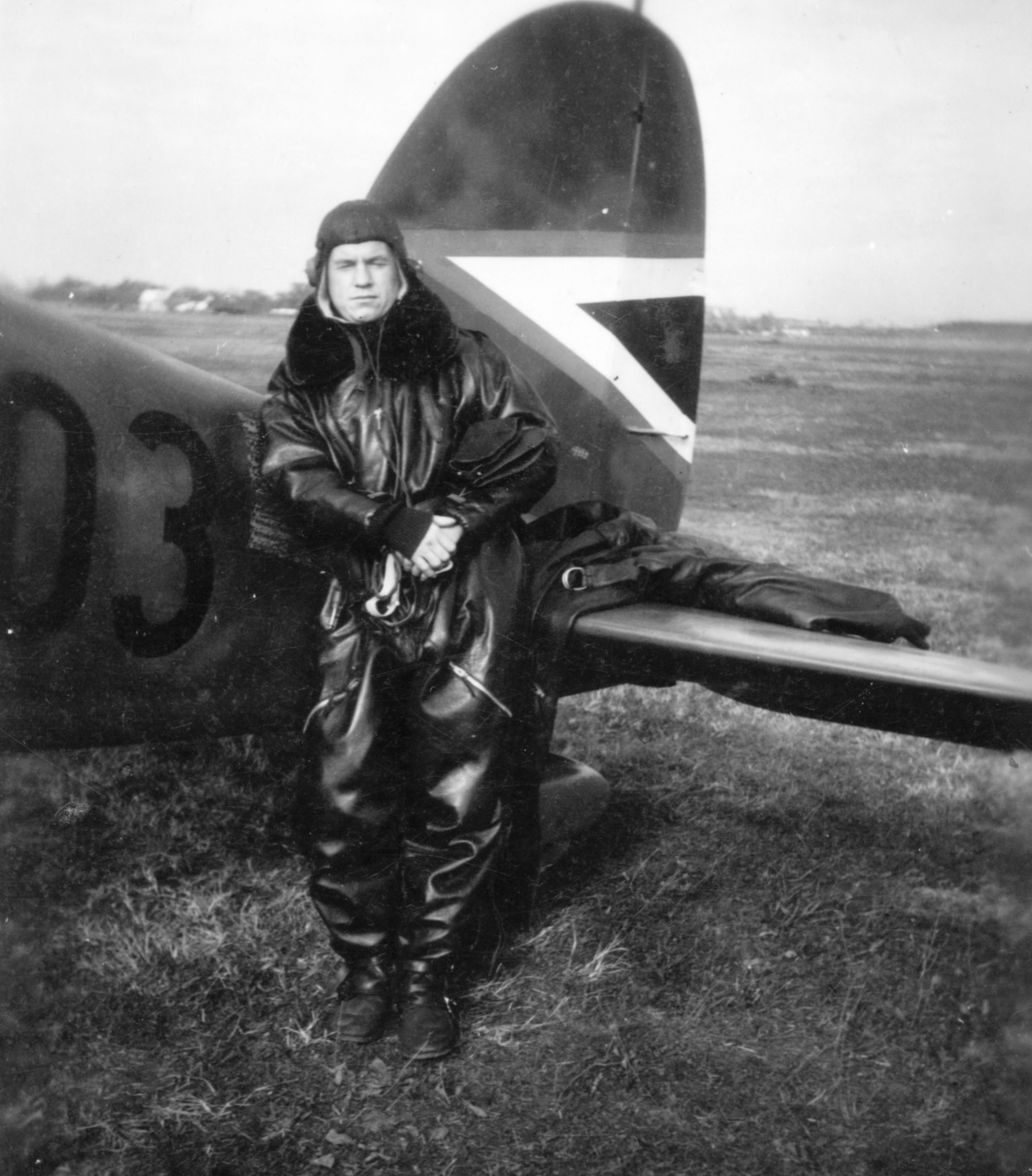 Heinkel He-70K típusú távolfelderítő repülőgép., 1939, Hídvégi Zoltán, transport, German brand, pilot, Royal Hungarian Air Force, airport, Heinkel-brand, leather jacket, Fortepan #39320