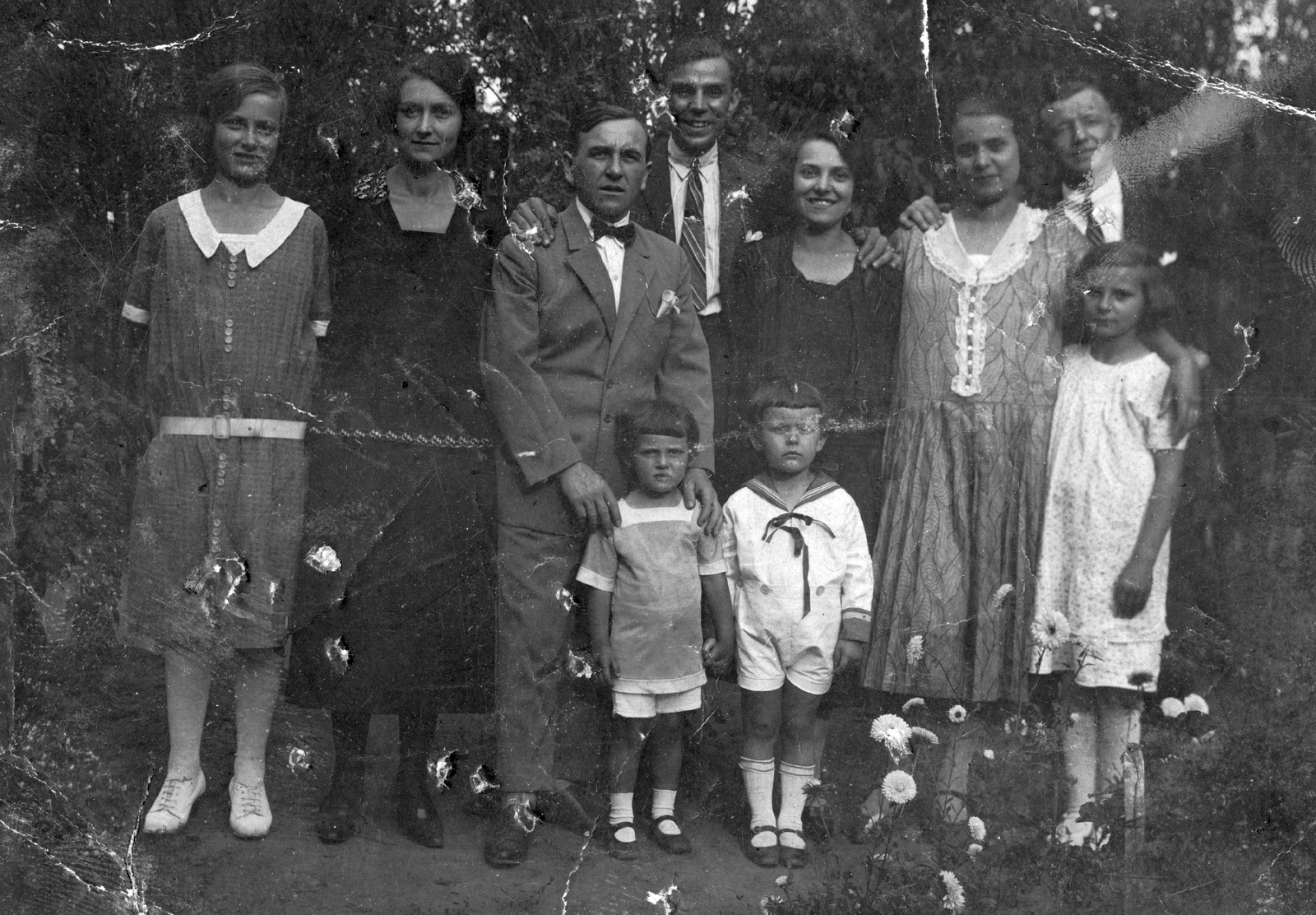 1915, Ongrádi Melinda, family, garden, tableau, flower, kid, Fortepan #39368