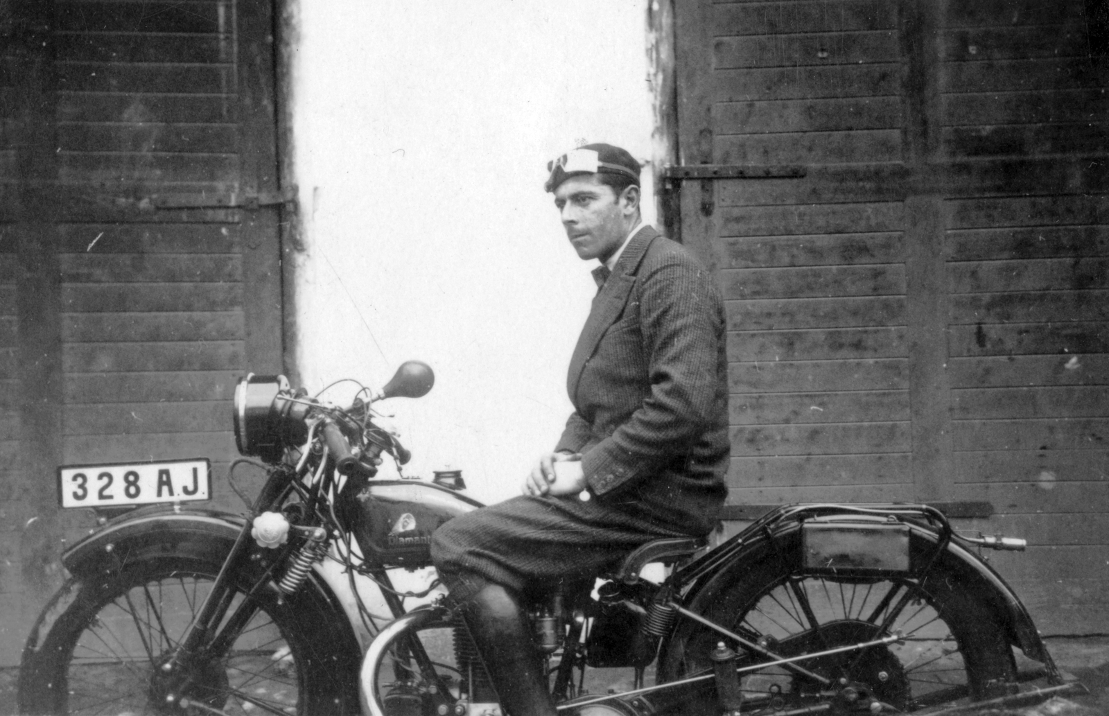 Diamant motorkerékpár., 1930, Tarbay Júlia, Gerrman brand, motorcycle, glasses, chauffeur, Diamant-brand, Fortepan #39395