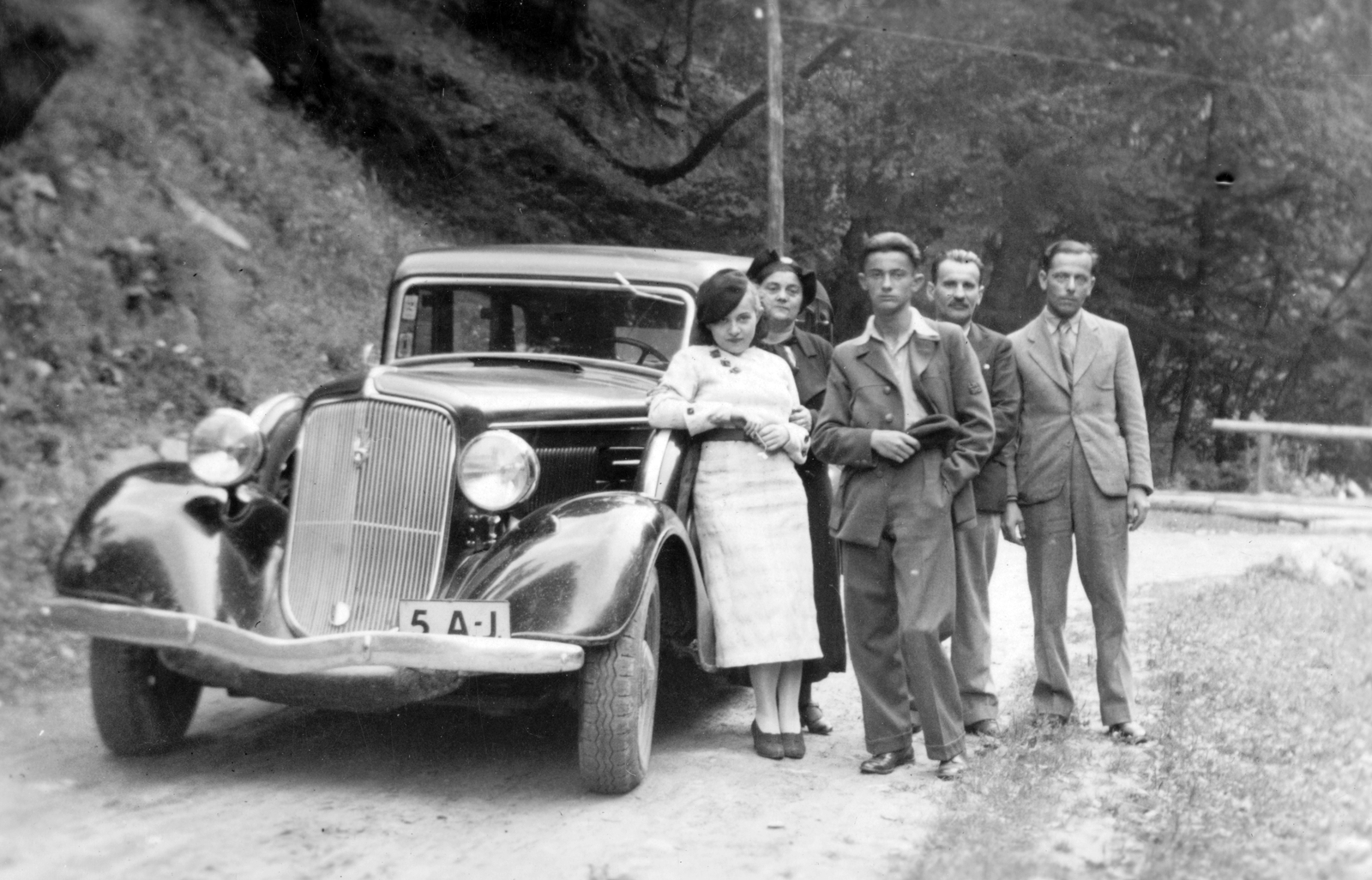 Romania,Transylvania, Bicaz Canyon, 1935, Tarbay Júlia, transport, tableau, women, men, travelling, automobile, Fortepan #39412