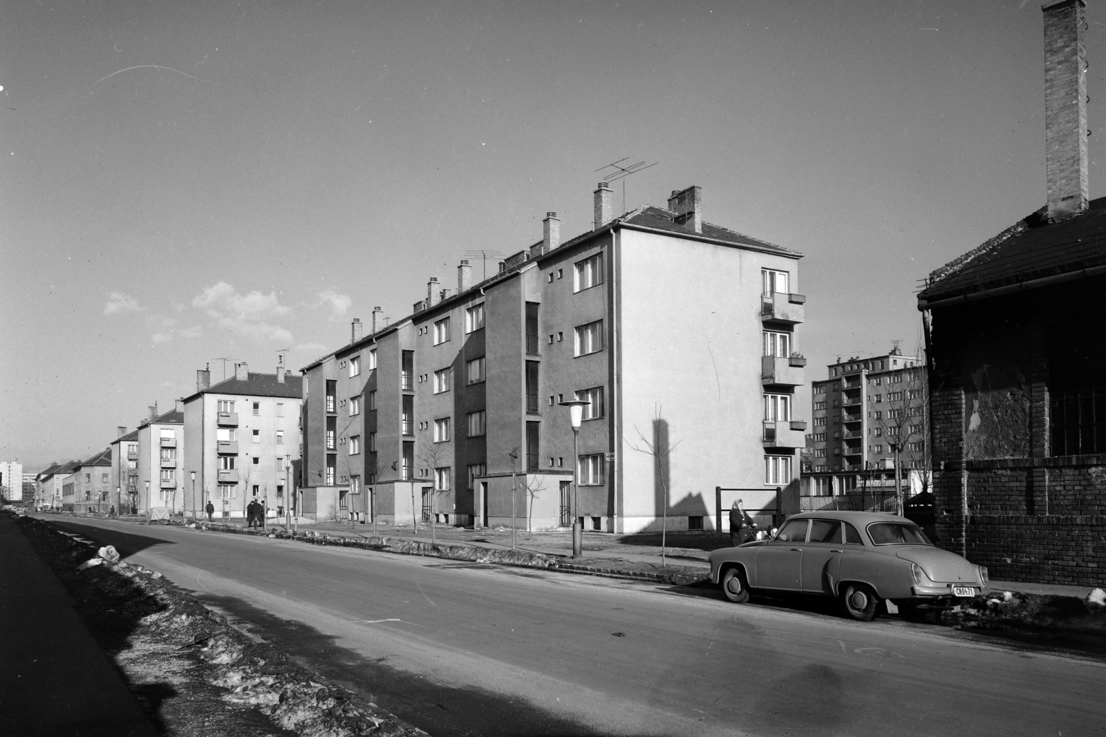 Hungary, Budapest XIII., Visegrádi utca 87., a Révész utca sarkán., 1970, UVATERV, blocks, street view, Wartburg-brand, lamp post, number plate, Budapest, Fortepan #3945