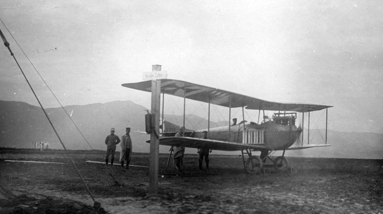 Albatros B-II típusú felderítő repülőgép., 1917, Angyalföldi Helytörténeti Gyűjtemény, First World War, transport, German brand, pilot, airplane, military, airport, Albatros-brand, biplane, Fortepan #39488