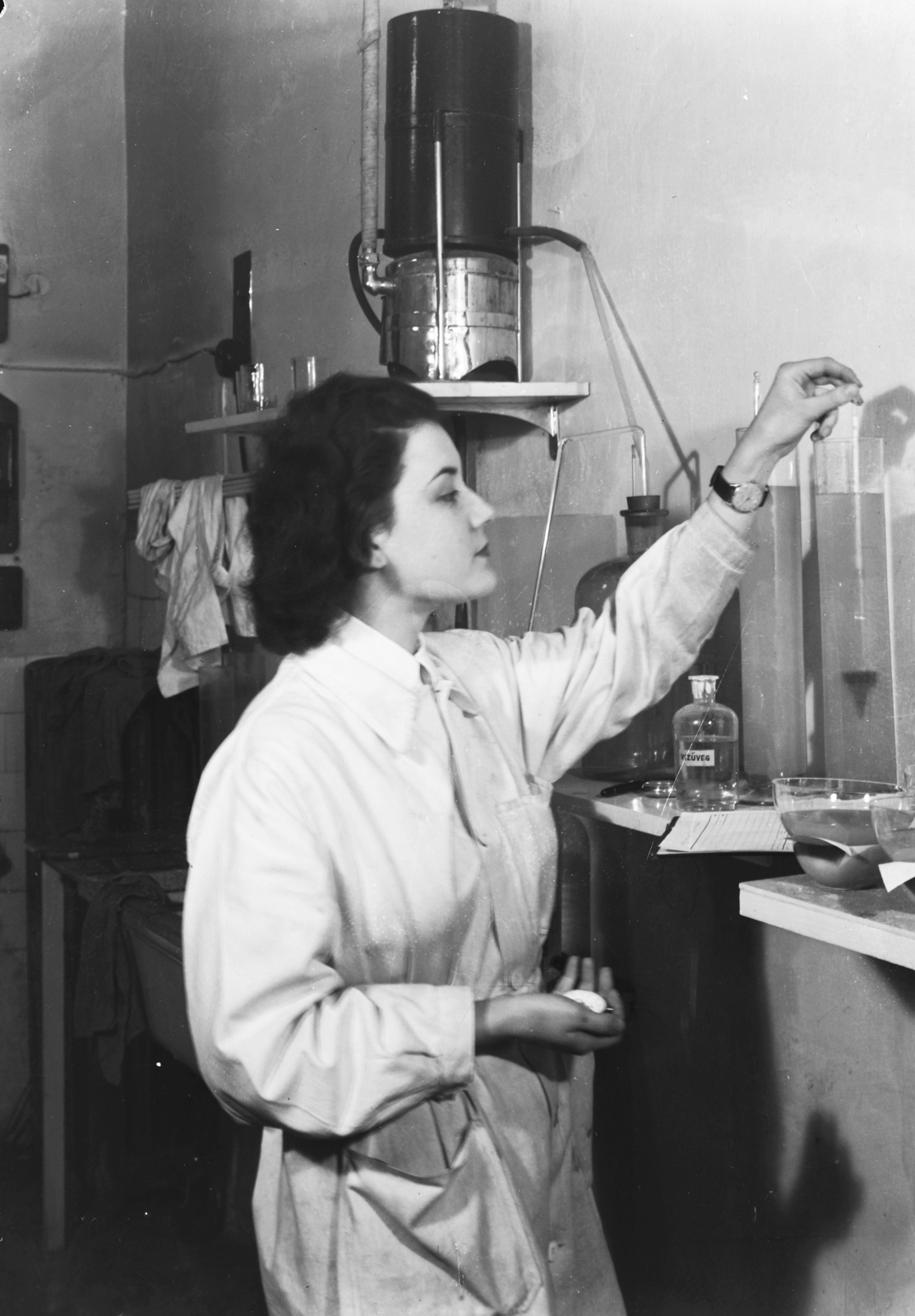 Hungary, 1951, UVATERV, portrait, laboratory, work, woman, aerometer, Fortepan #3952