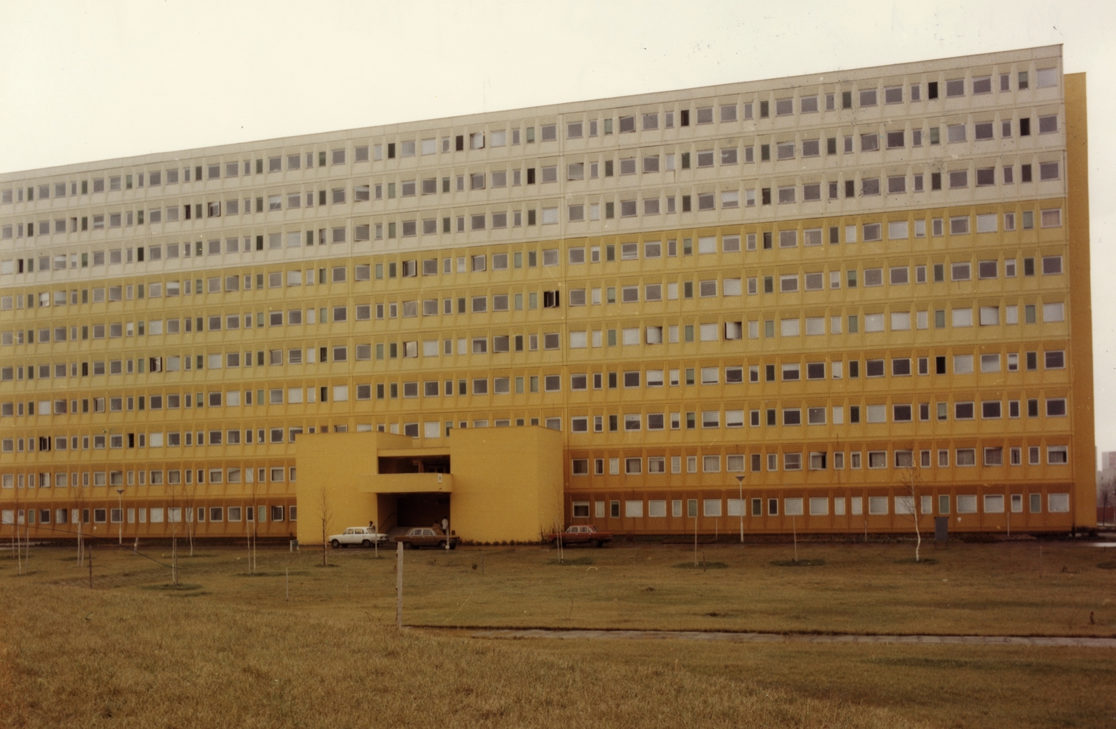 Hungary, Kecskemét, Bács-Kiskun Megyei Kórház, Nyíri úti központi tömb., 1983, Angyalföldi Helytörténeti Gyűjtemény, colorful, medical institution, Fortepan #39623