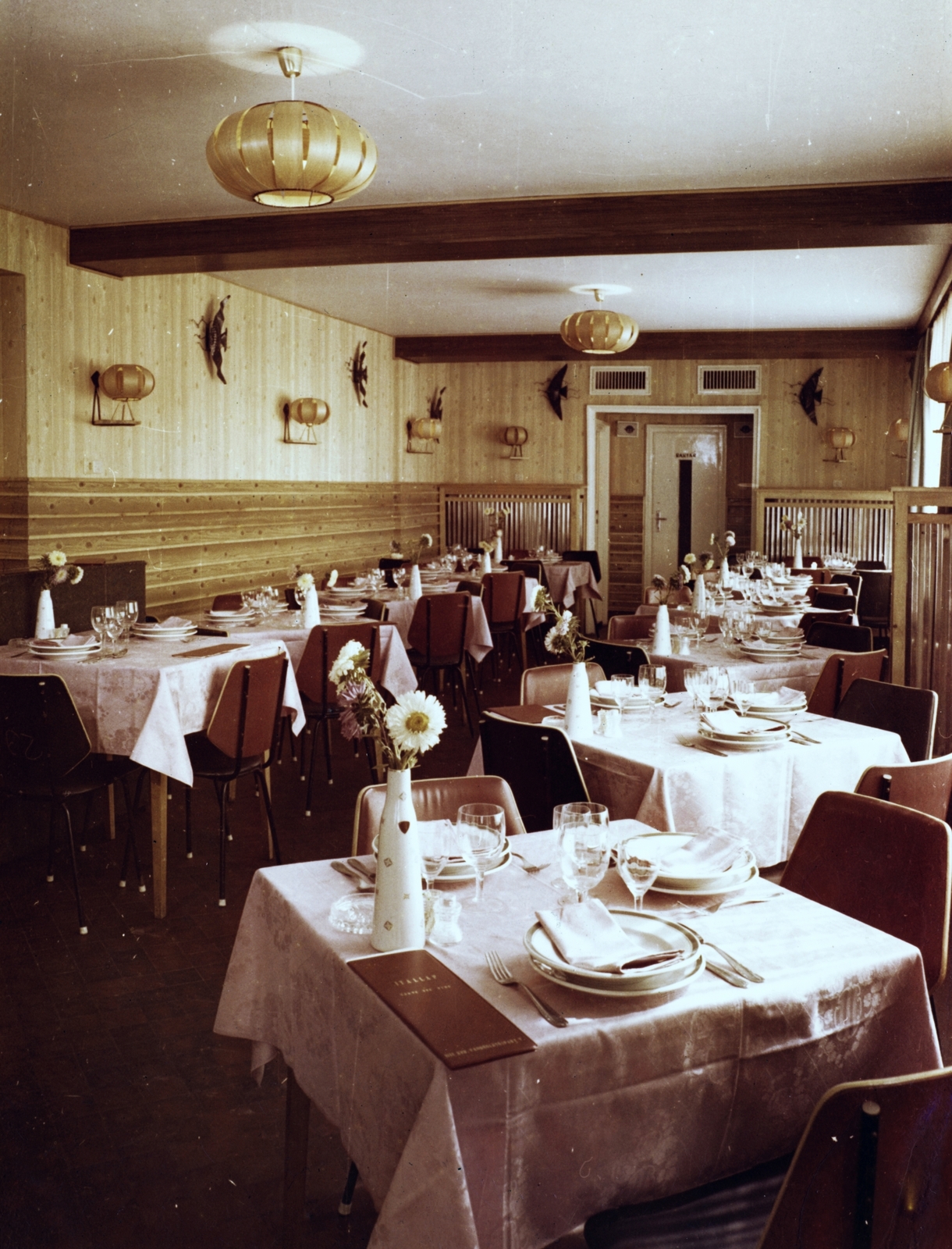 Hungary, Budapest XIII., Váci út 47. (Apály utca sarok), Halásztanya vendéglő., 1971, Angyalföldi Helytörténeti Gyűjtemény, colorful, restaurant, place, Budapest, Fortepan #39647