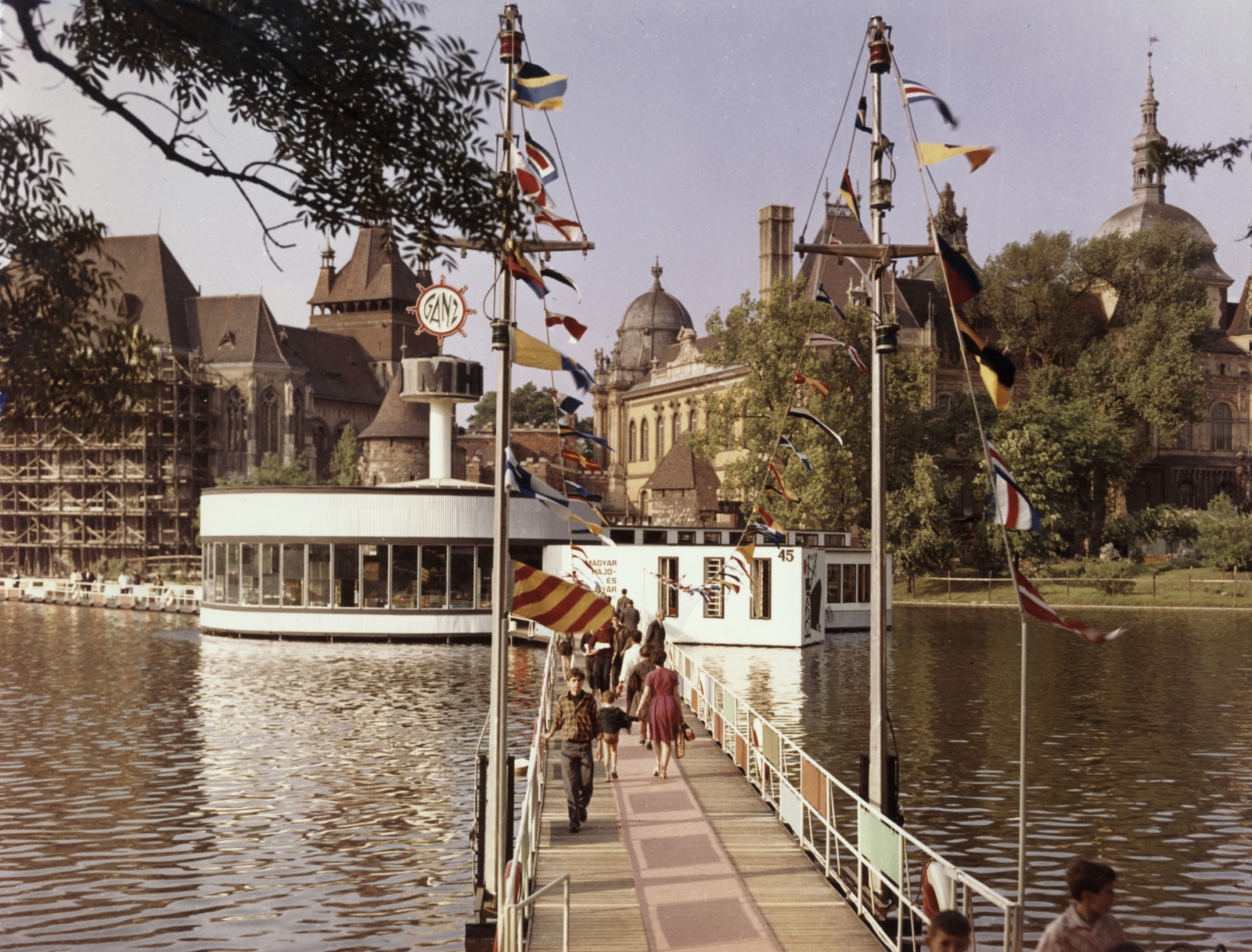 Hungary, Budapest XIV., Magyar Hajó- és Darugyár pavilonja a tavon., 1967, Angyalföldi Helytörténeti Gyűjtemény, colorful, fair, Budapest, Fortepan #39699