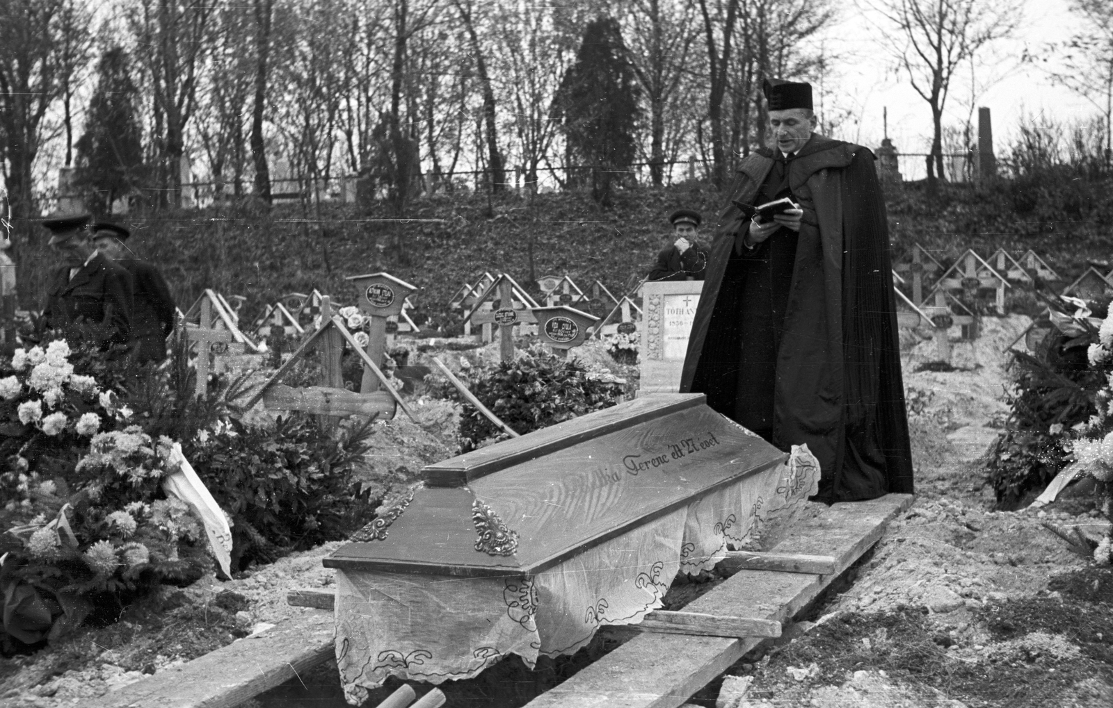 Hungary, Budapest XII., Farkasréti temető, az 1956-os forradalom alatt elesett férfi temetése., 1956, Nagy Gyula, revolution, Budapest, funeral, Fortepan #39733