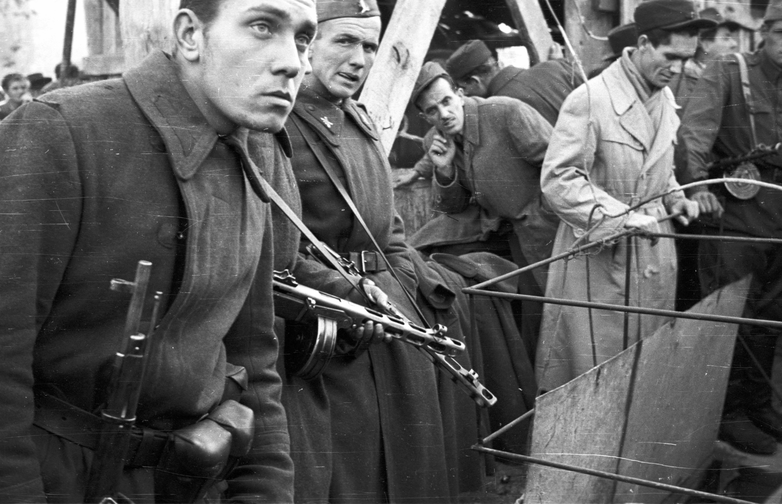 Hungary, Budapest V., Kossuth Lajos tér déli oldala, a metró építkezés területe., 1956, Nagy Gyula, revolution, subway construction, machine gun, cartridge-pouch, Budapest, Fortepan #39766