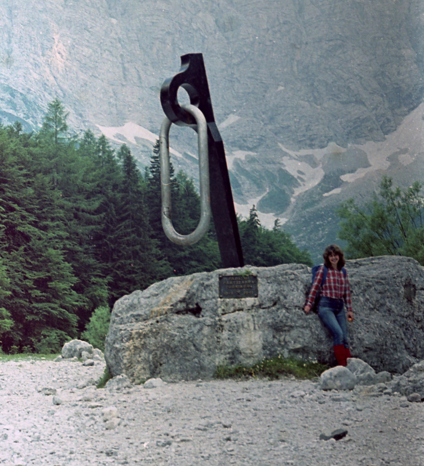 Slovenia, Vrata, partizán emlékmű. (Triglav Nemzeti Park)., 1985, Varga János, Yugoslavia, carabiner, memorial plaque, Fortepan #40333