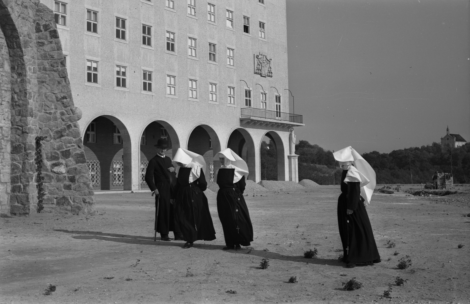 Hungary, Pannonhalma, (Győrszentmárton), Pannonhalmi Bencés Főapátság., 1943, Rados Tamás OSB, religion, nun, Benedictines, Fortepan #40385