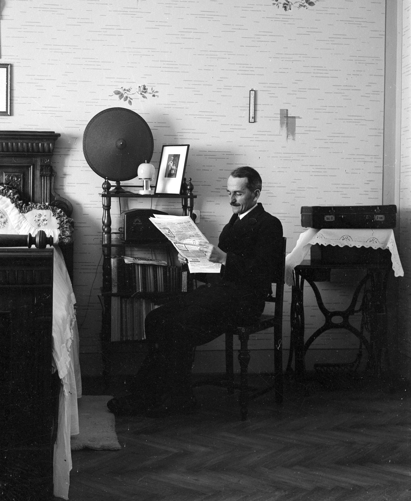 Hungary, Sopron, 1936, Rados Tamás OSB, interior, Fortepan #40417