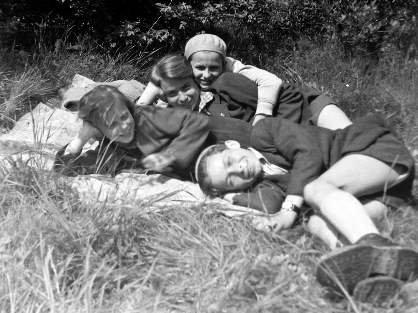1949, Fortepan, kids, fun, relaxation, plaid, summer, Fortepan #4053