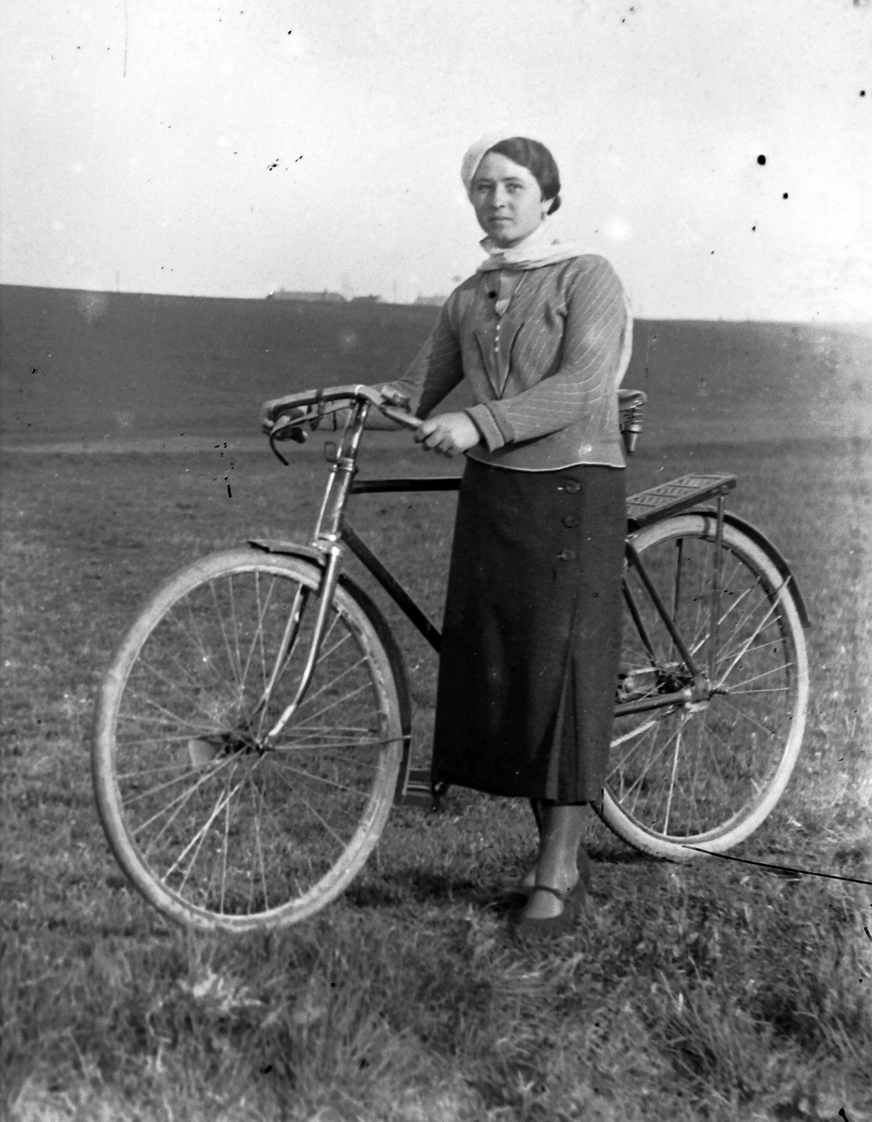1933, Simon Tibor, bicycle, field, woman, Fortepan #40658